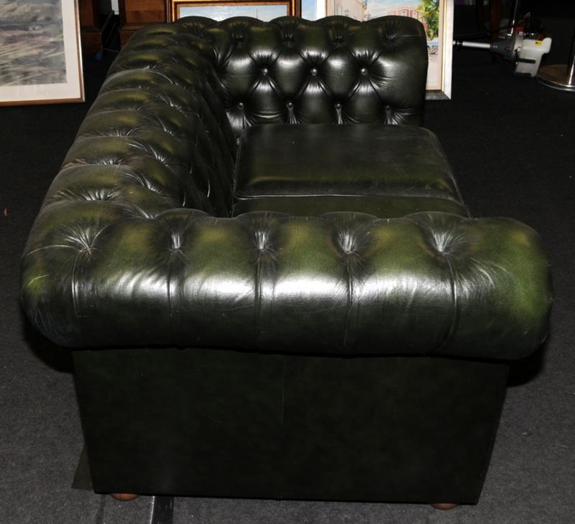 Quality green leather two seater Chesterfield sofa. 160cms across back, 40cms seat height. - Image 2 of 3