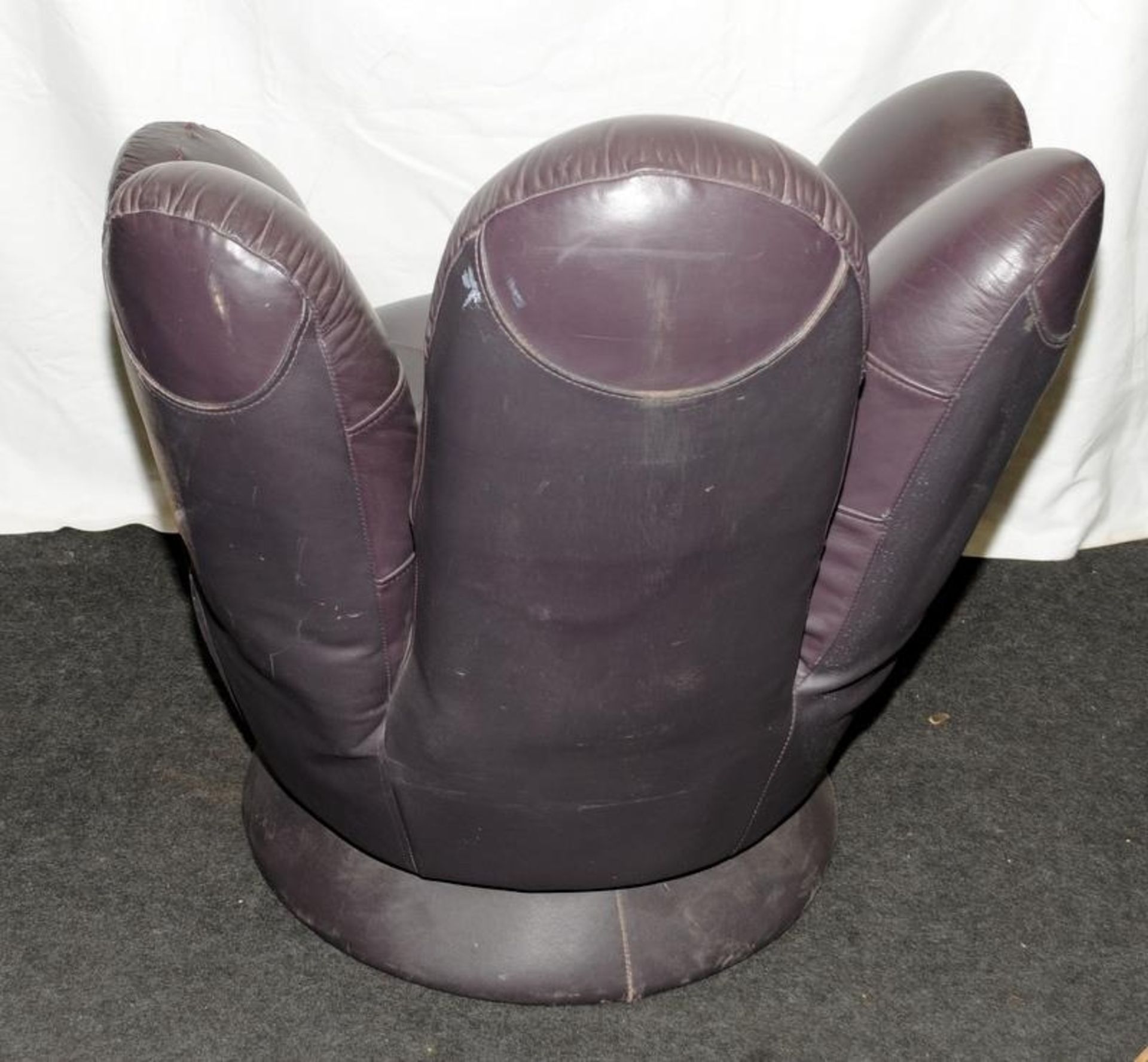 Revolving chair in the form of a hand in dark burgundy leather 90x80cm - Image 3 of 3