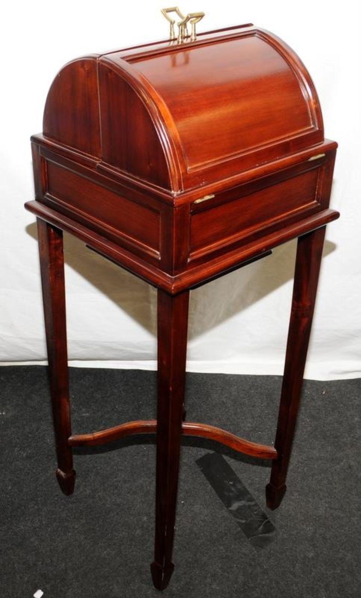 Contemporary mahogany dome topped bottle store on tapering square legs with 'x' stretcher. Holds 4 - Image 4 of 4