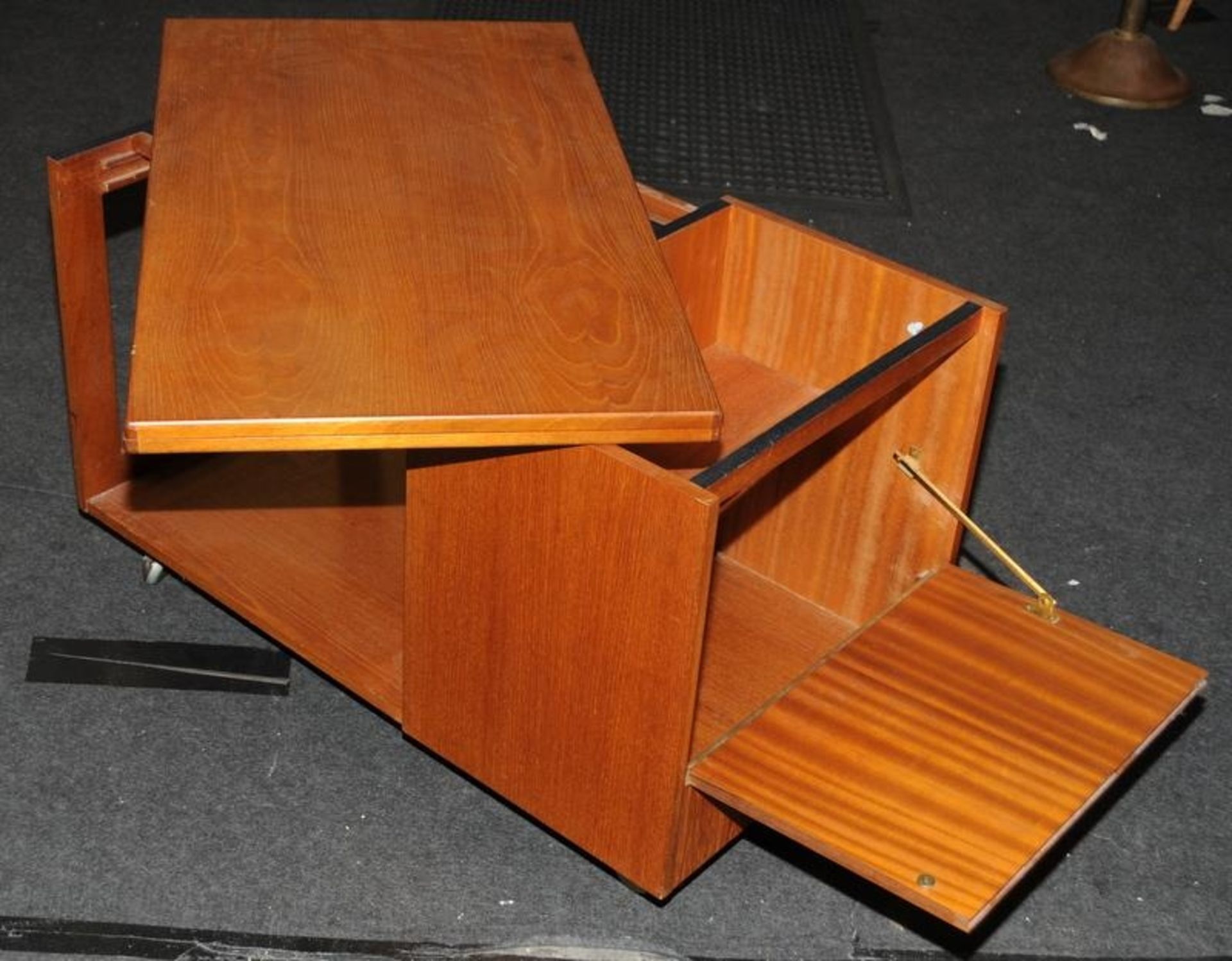 Mid-century Macintosh Teak Tristor multi-function spin and extend coffee table also containing a - Image 4 of 6
