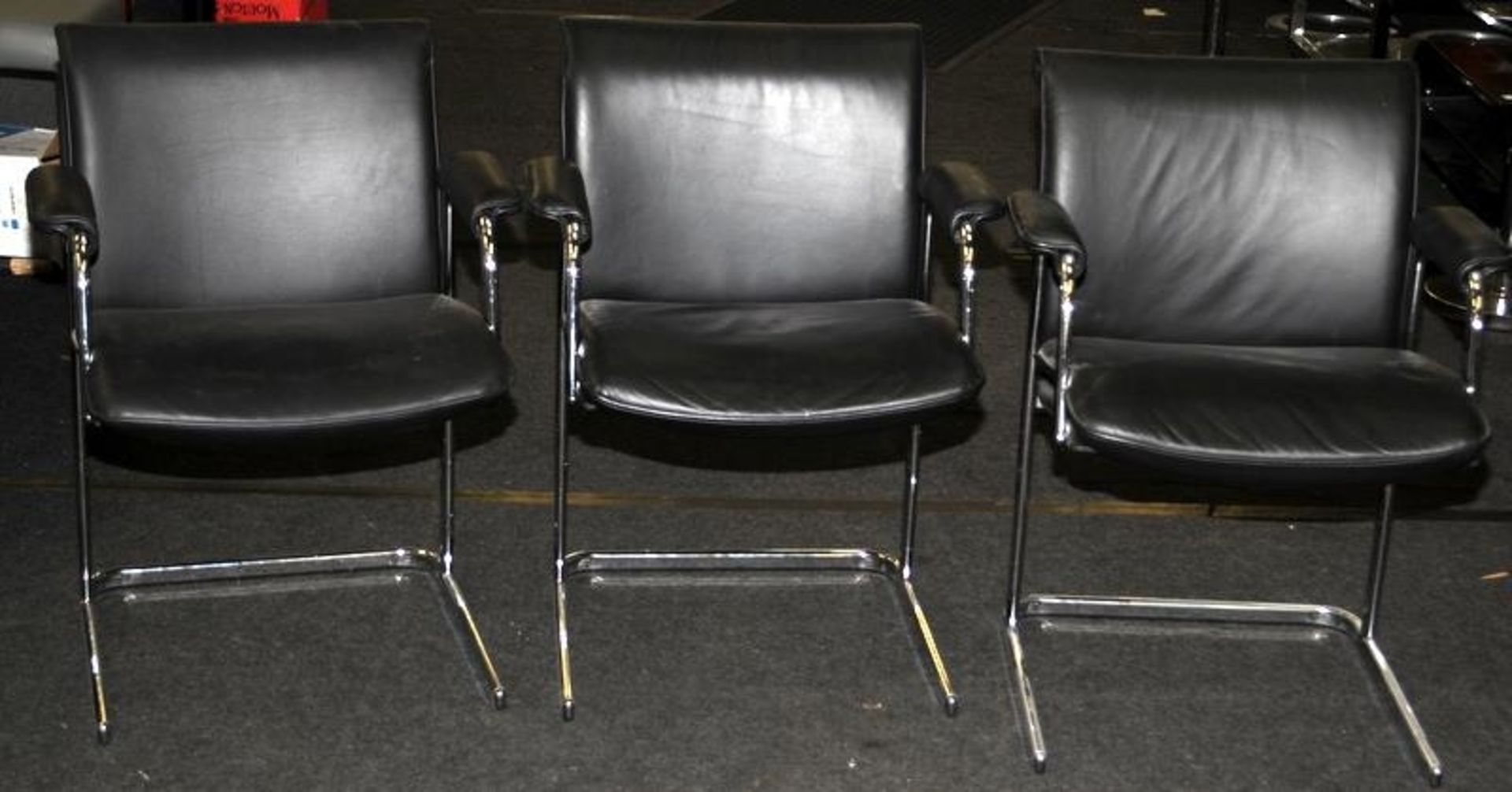 3 Black leather and chrome dining chairs 80x50x60cm