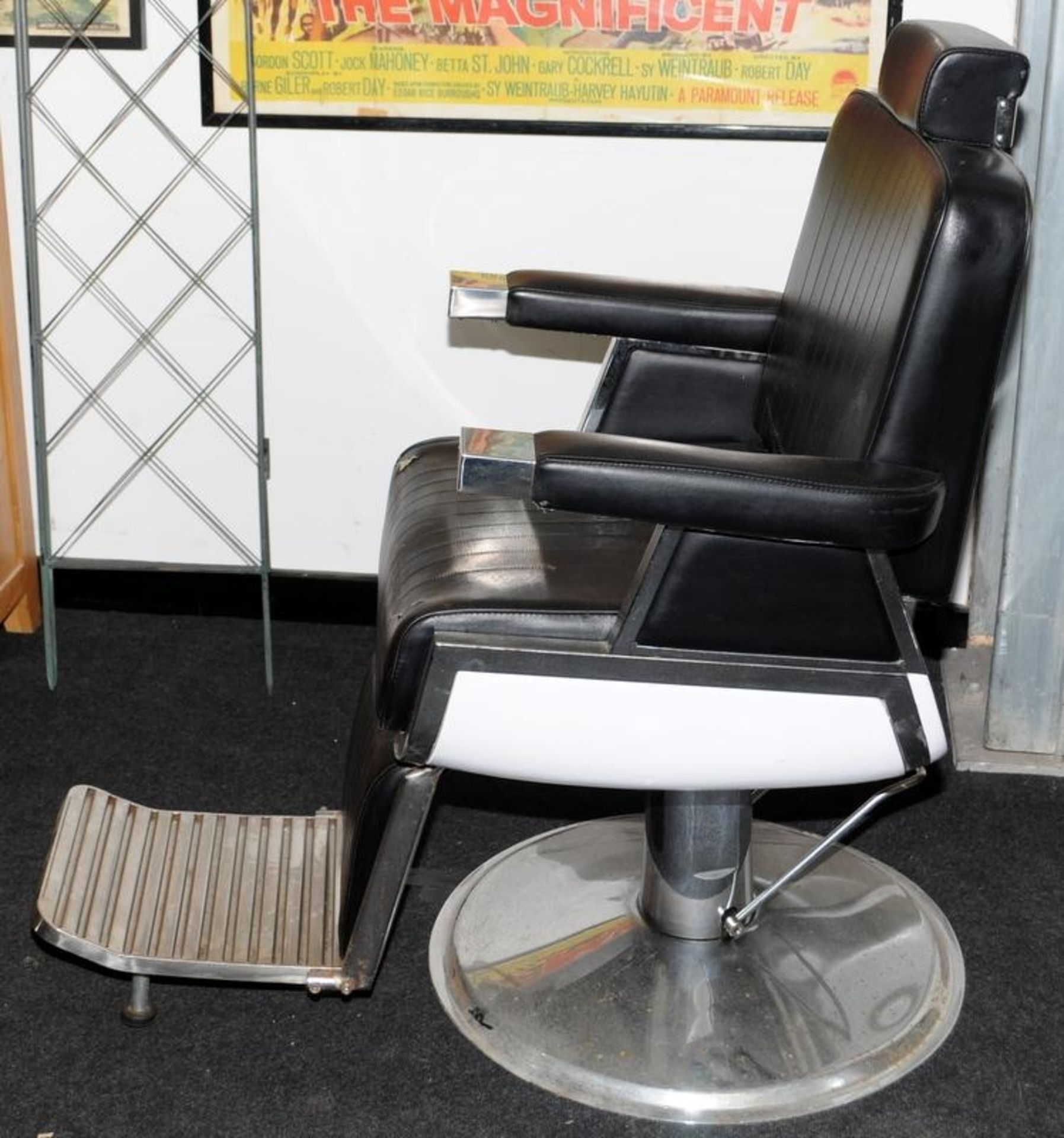 Genuine vintage dentists chair in black vinyl with chrome base. - Image 2 of 3