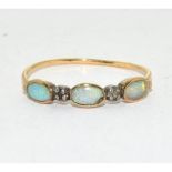 15ct gold ladies Opal and Diamond 5 stone antique set ring size R