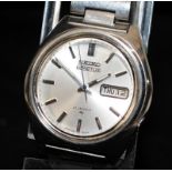 Vintage Seiko 5 Actus gents automatic watch model ref: 7019-8010. Serial no. dates this watch to May