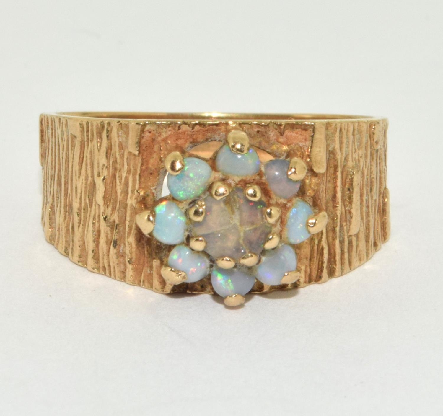 9ct gold ladies Opal daisy cluster ring size O - Image 5 of 5