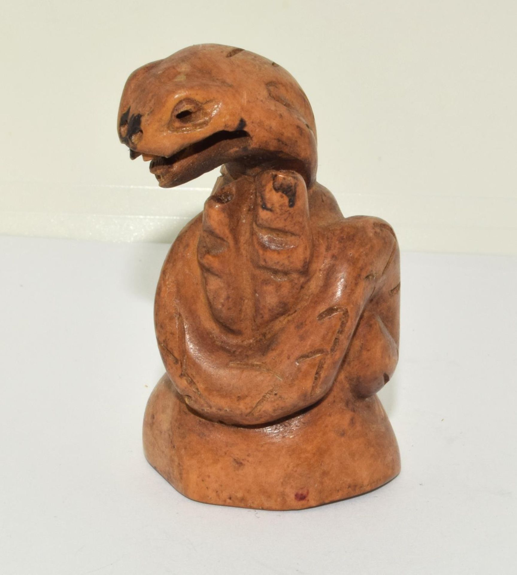 Snake netsuke.