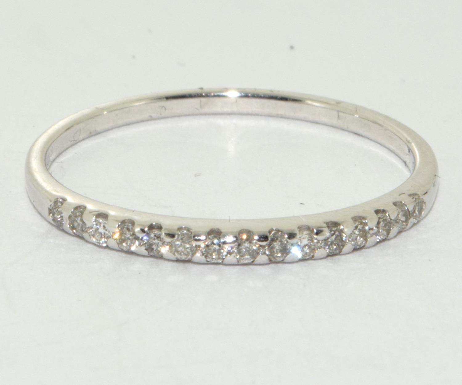 9ct white gold Diamond 1/2 eternity ring size P - Image 5 of 5