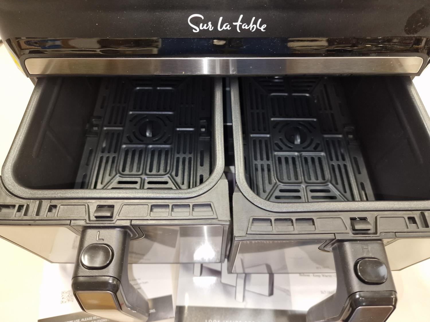 "Sur la Table" two drawer air fryer - seperate cooking facilities with instruction/recipe books in - Image 3 of 4