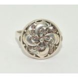 An 835 silver flower ring Size O