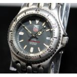 Vintage Elgin USA mid size gents quartz divers watch ref: FK-358-C. 37mm across including crown, New