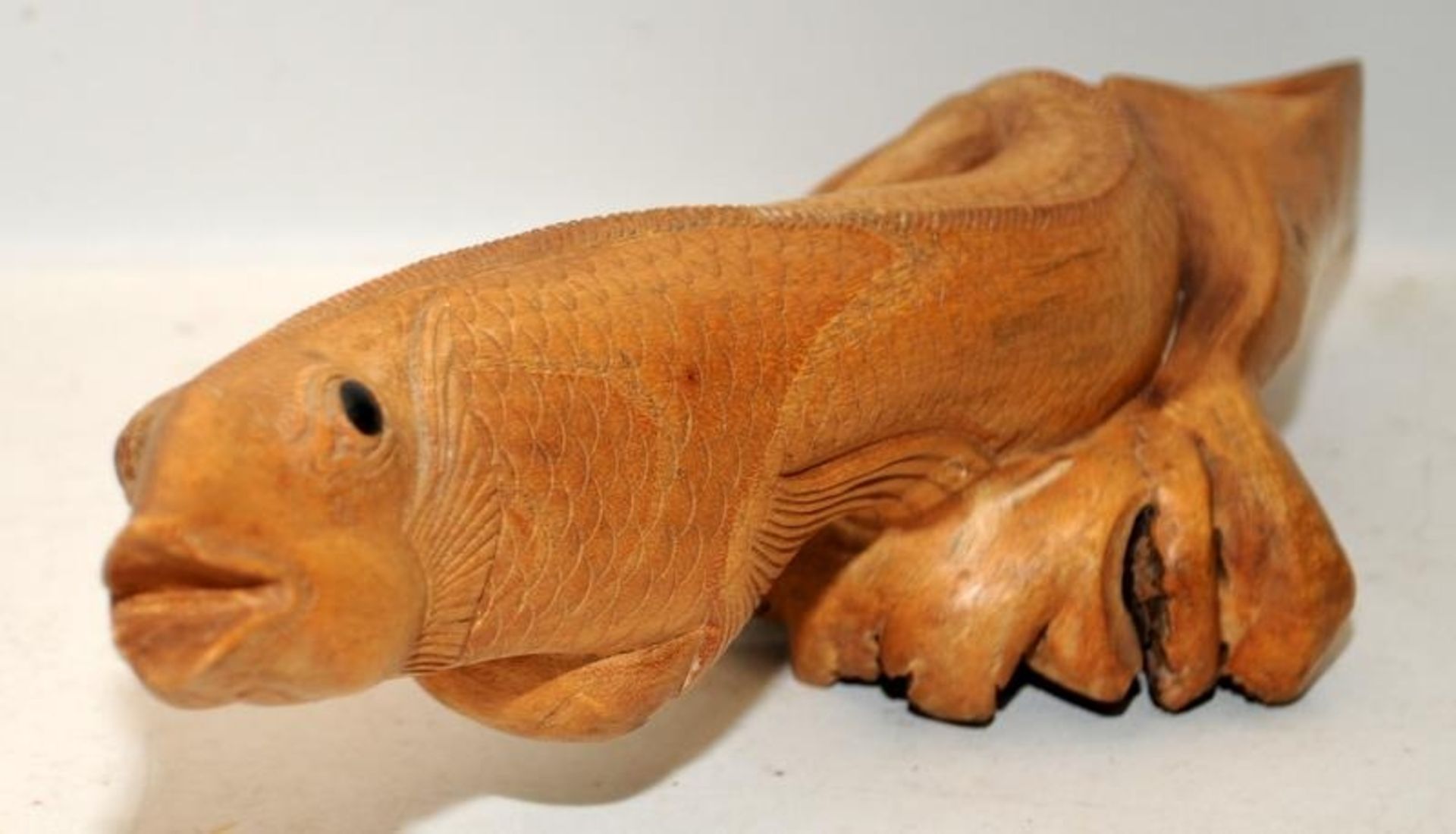 2 x Oriental creatures carved from driftwood, a fish and a toad c/w a carved fish signed Rodney - Image 4 of 8