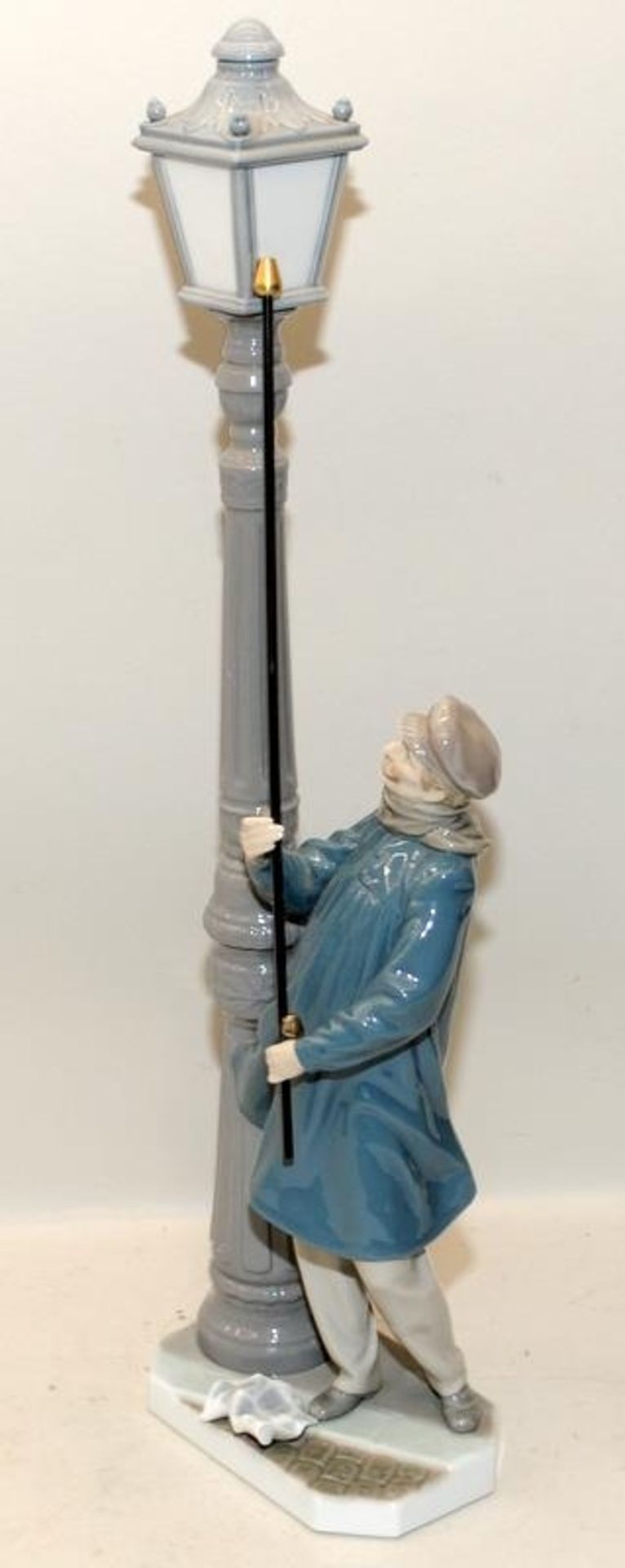 A Lladro lamp lighter figure. - Image 6 of 7