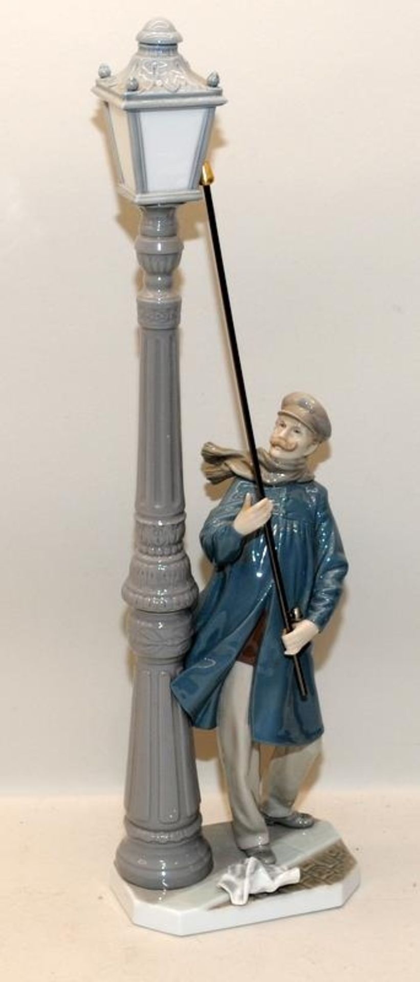 A Lladro lamp lighter figure. - Image 2 of 7
