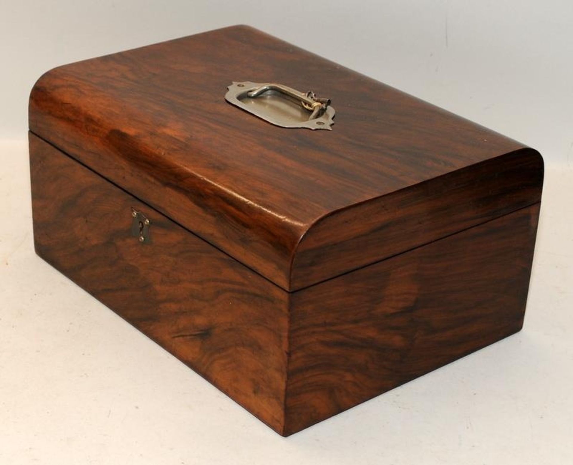 Victorian silk lined rosewood jewellery box with fitted compartments and key. 30cms across x 15cms - Image 4 of 4