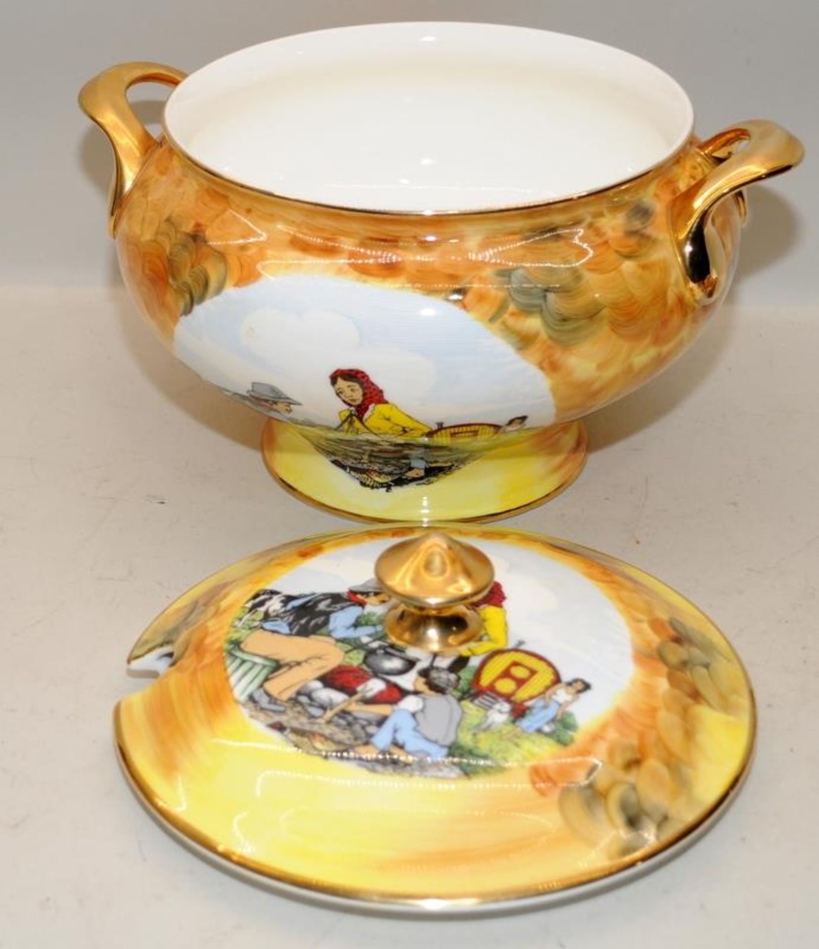 Large Romany Gypsy wagon decorated lidded tureen/stockpot. Hand painted and gilded bone china. 24cms - Image 4 of 5