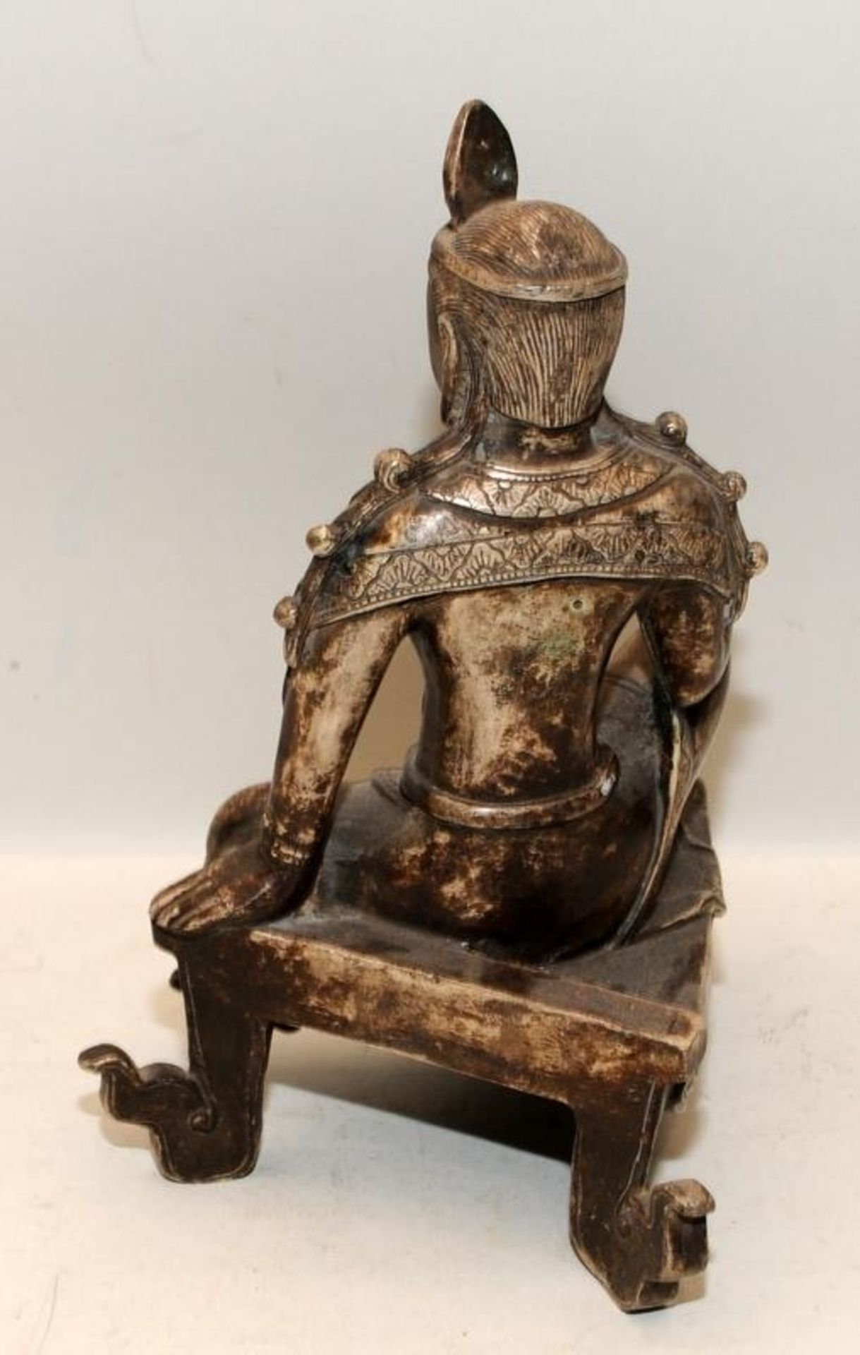 Vintage cast metal seated Tibetan Buddhist figure 24cms tall - Image 3 of 3