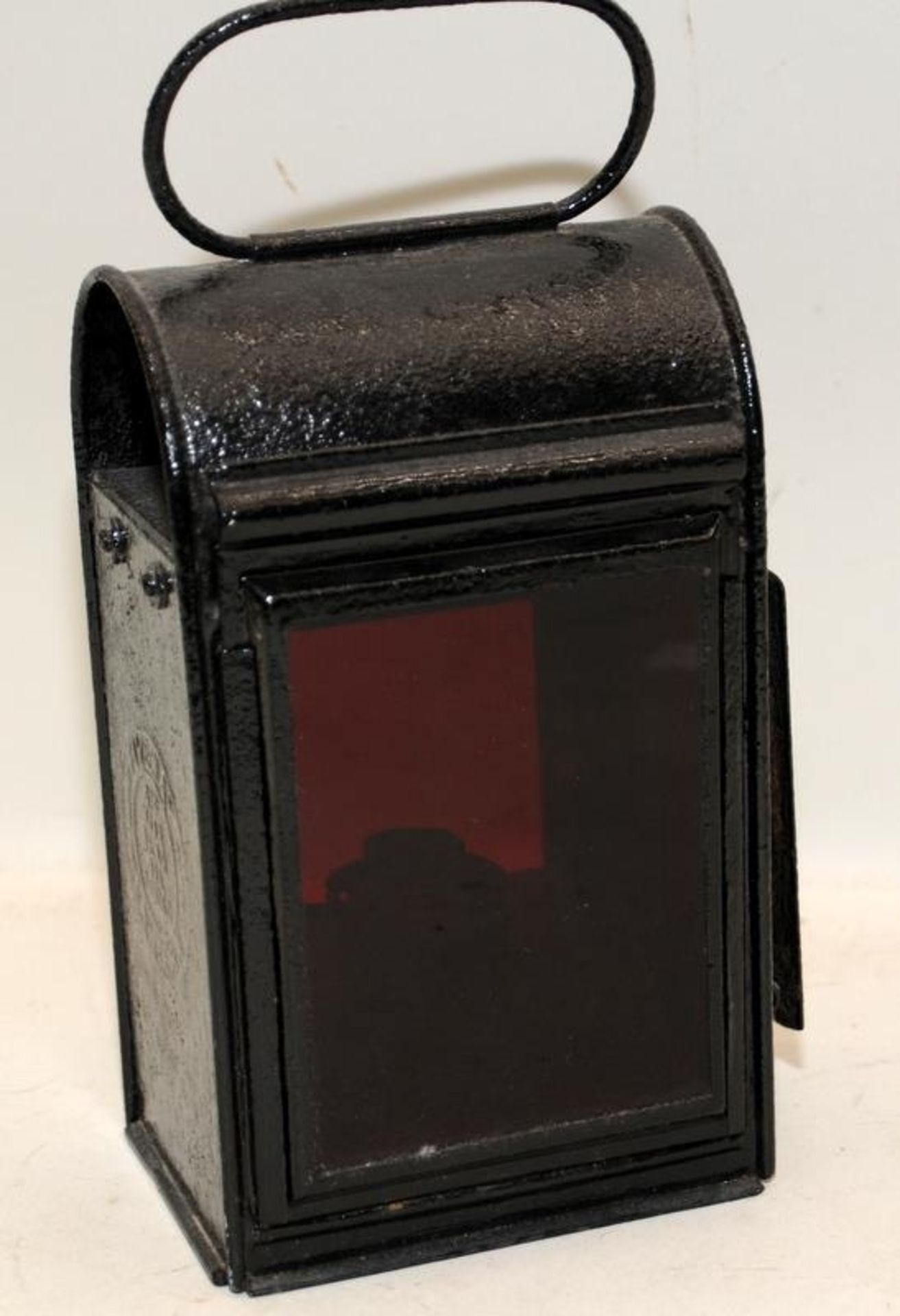 Vintage parrafin/oil carriage lantern, red stop/clear go. 24cms tall including carry handle - Image 2 of 3