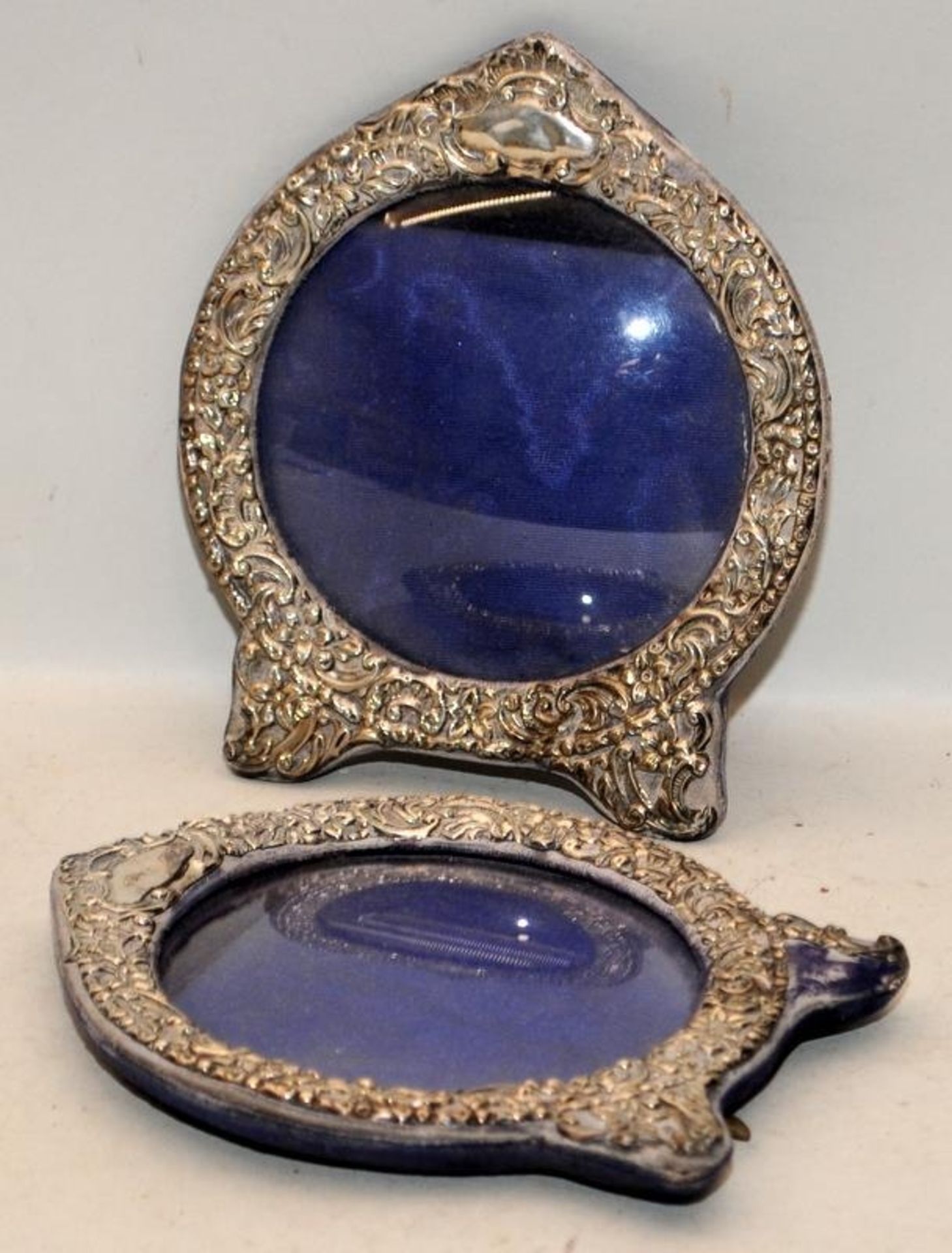 Pair of Edwardian sterling silver picture frames, in decorative circular form. Hallmarked for - Image 2 of 3