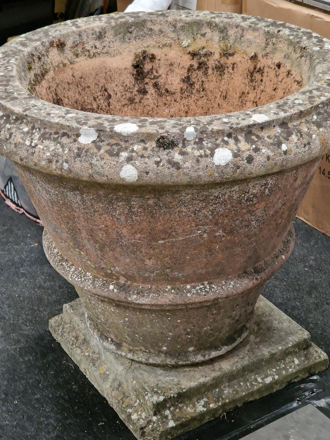 Pair of vintage reconstituted concrete garden urns on bases each 57cm high and 61cm diameter at - Image 4 of 4