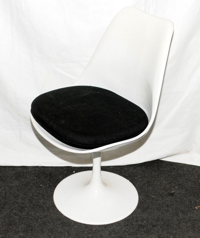 Set of 4 vintage revolving "Tulip" chairs in the style of Eero Saarinen 85x50cm - Image 2 of 3