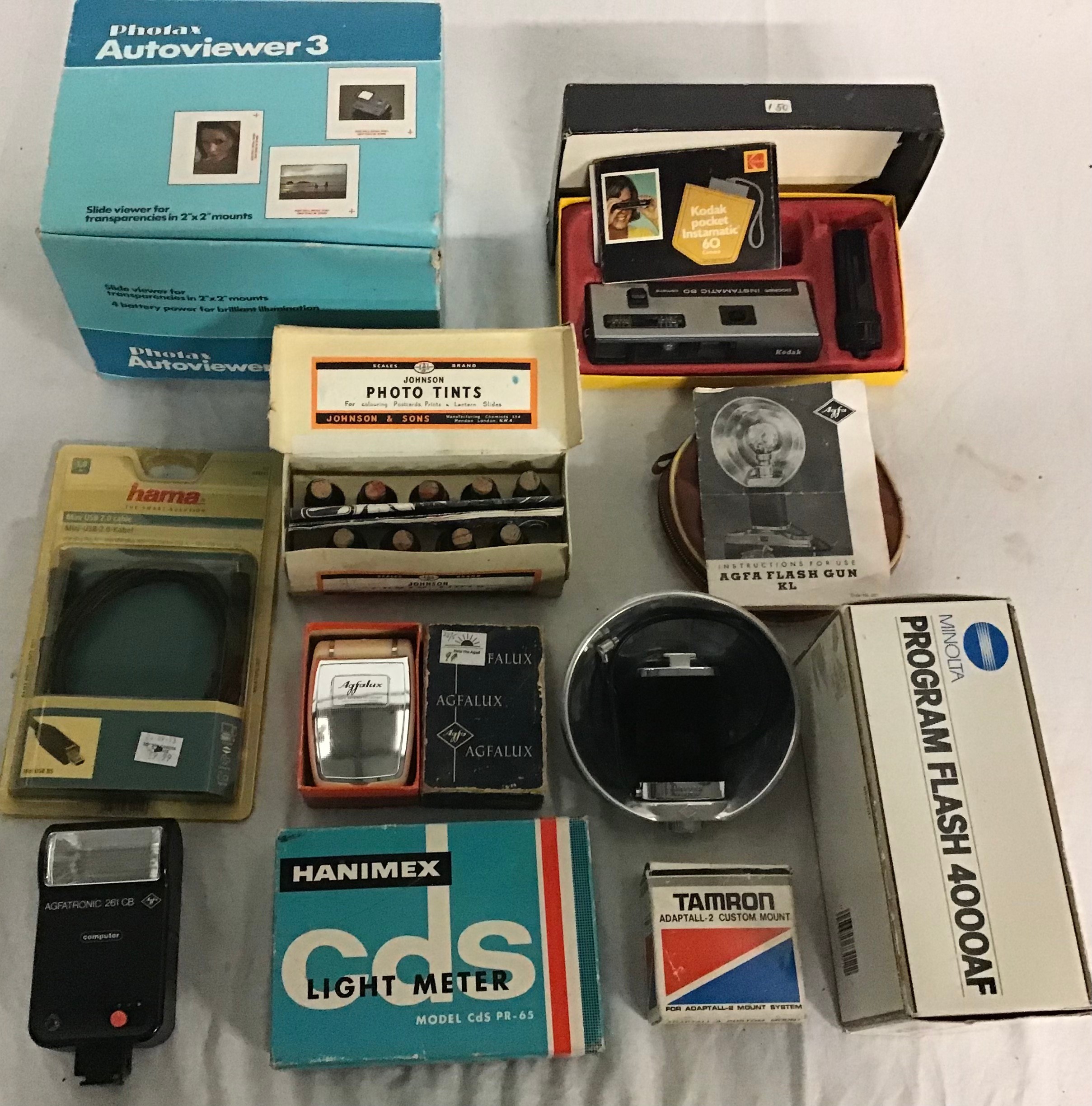 A large crate of vintage photographic accessories and attachments. Some leading brands. Good lot - Image 2 of 3