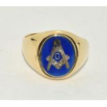 A masonic 9ct gold enamel ring Size S