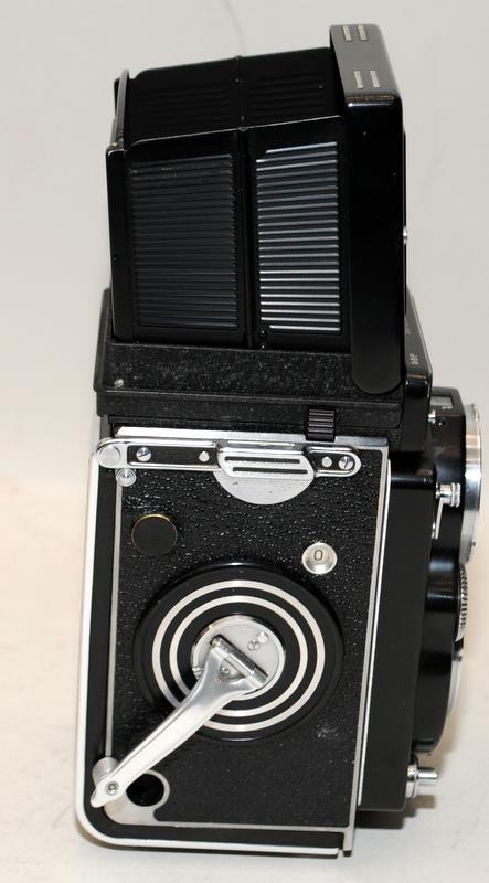 Vintage Rolleiflex Franke & Heidecke Twin Lens Reflex camera with Zeiss Planar 1:3.5 75mm lens - Image 5 of 8