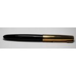 Parker 51 fountain pen. Black body rolled gold cap. (Ref:BE28