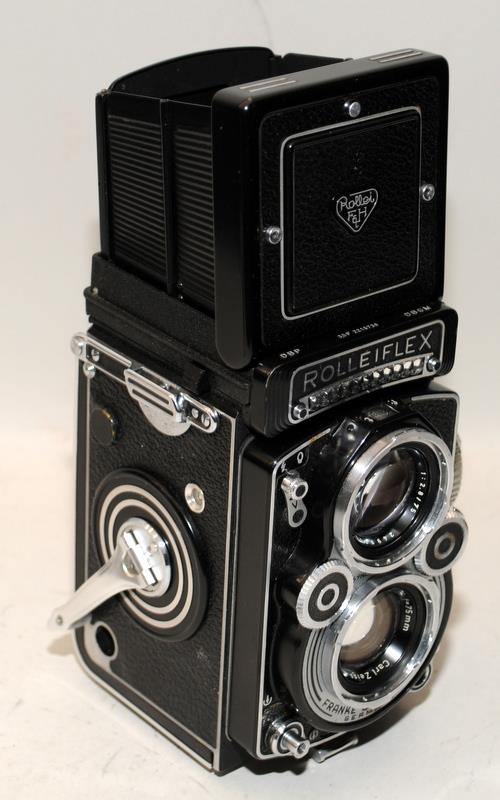 Vintage Rolleiflex Franke & Heidecke Twin Lens Reflex camera with Zeiss Planar 1:3.5 75mm lens - Image 6 of 8