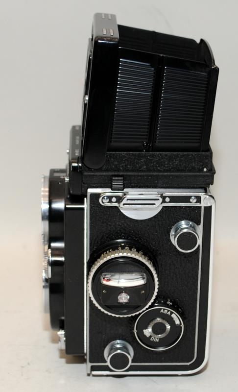 Vintage Rolleiflex Franke & Heidecke Twin Lens Reflex camera with Zeiss Planar 1:3.5 75mm lens - Image 3 of 8