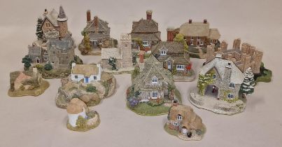 Quantity of "Lilliput Lane " cottages and associated items (14)