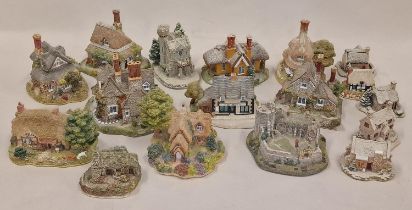 Quantity of "Lilliput Lane " cottages and associated items (17)