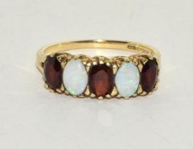 Opal/Garnet 9ct Gold Ring Size Q 3.0g