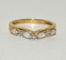 Opal/Diamond 9ct Gold Ring Size M