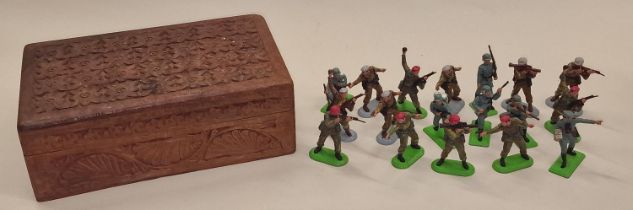 Britain's "Super deetail" vintage 1970's collection of plastic toy soldiers in wooden carved box.