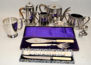 Quantity of silver plate to include boxed fish servers