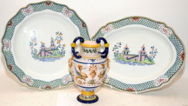 Two Wedgwood platters in the Rouen Chinois pattern c/w a vintage Italian Majolica twin handled vase.