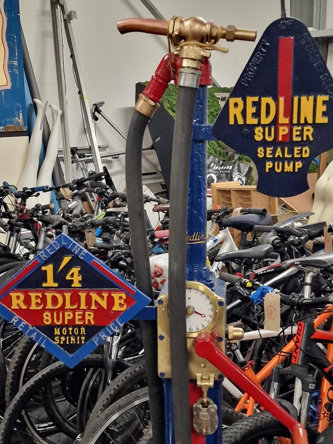 Redline 1920's/30's petrol pump in excellent condition. - Image 2 of 3