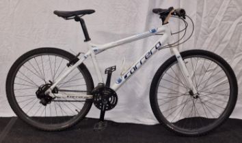 A carrera Parva bicycle 17" frame size 27" wheel size 21 gears. (5)
