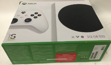 XBOX SERIES S. This is a games console that has only been used once and comes with all its