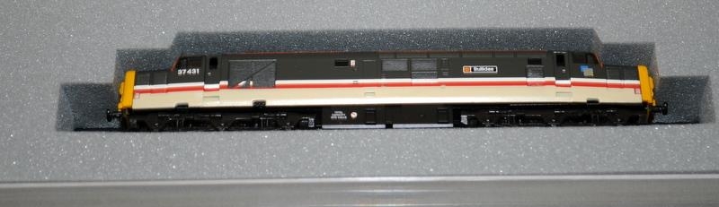 Graham Farish N gauge 371-160 Class 37/4 Diesel Bullidae Intercity c/w 8004 47 Diesel Brunel BR - Image 2 of 5