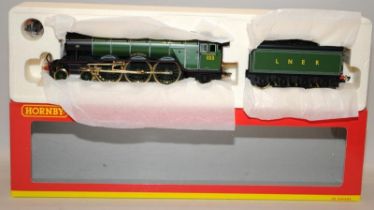 Hornby OO Gauge Special Millennium Limited Edition Flying Scotsman R2146 LNER 4-6-2 Class A3.