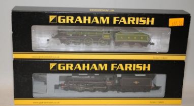 Graham Farish N Gauge 372-651 Standard Class 4MT BR Lined Black locomotive c/w 372-075 Class B1