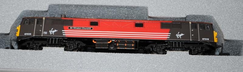 Graham Farish N Gauge Locomotive 371-751 Virgin Livery. Boxed - Image 2 of 3