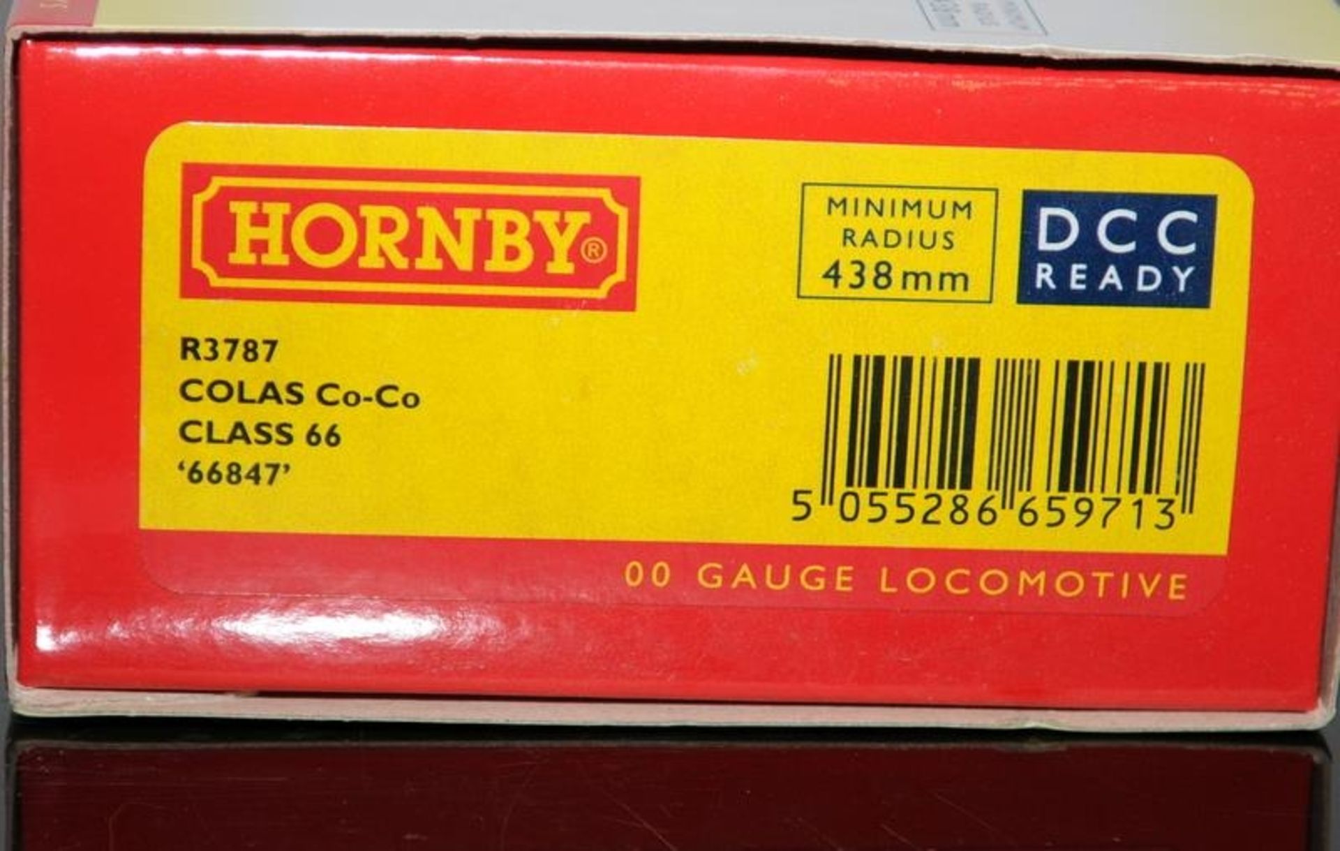 OO Gauge Hornby R3787 Colas Co-Co Class 66 66847 locomotive. Boxed - Image 2 of 2