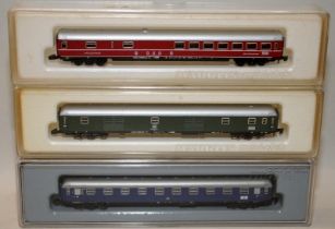 Marklin Mini Club Z Gauge. 2 x DB and 1 x DSG carriages, 8712, 8713 and 87101. All boxed