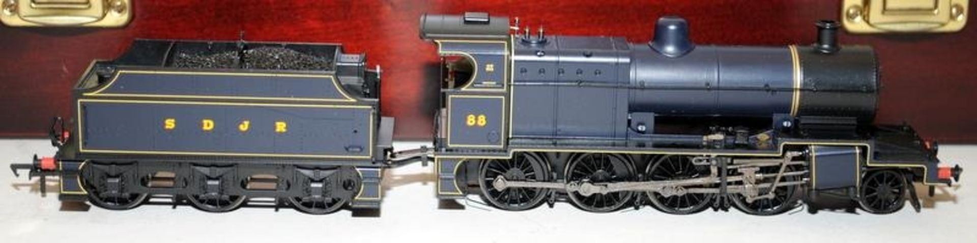 Limited Edition OO Gauge Bachmann Class 7F Fowler S&DJR Locomotive in wooden presentation box. # - Image 3 of 5