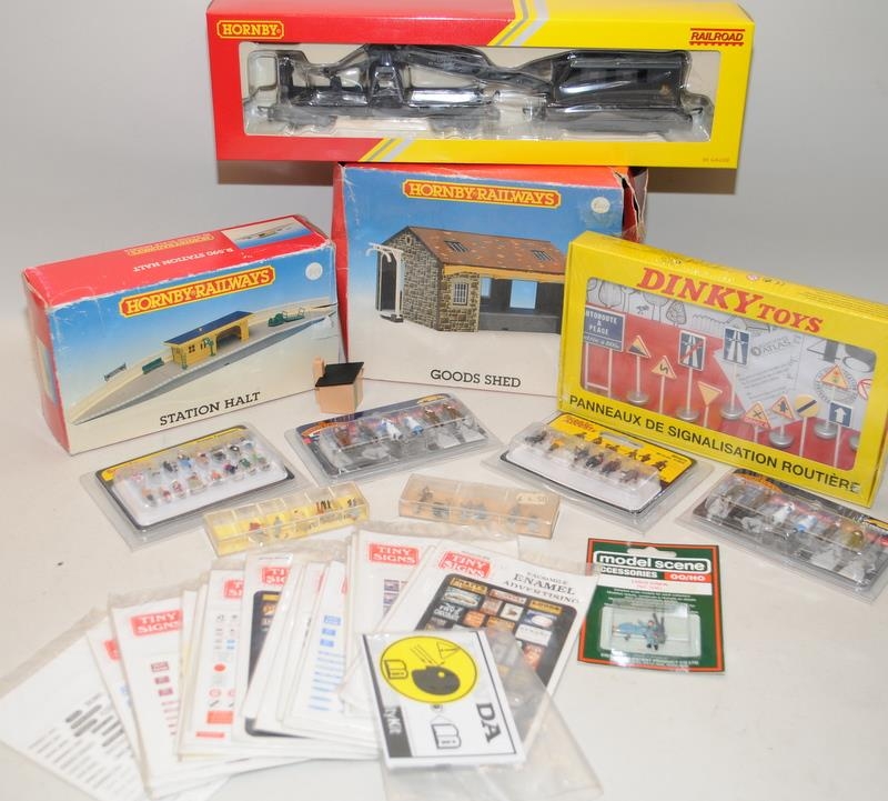 A collection of Hornby and other model railway items to include boxed r6689 Breakdown Crane, Boxed