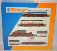 HO Gauge Roco Circus Krone 6 trailer set, boxed Ref:44016