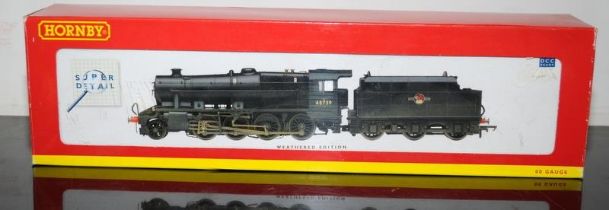 OO Gauge Hornby R2463 BR 2-8-0 Class 8F Locomotive 48739 Weathered. Boxed